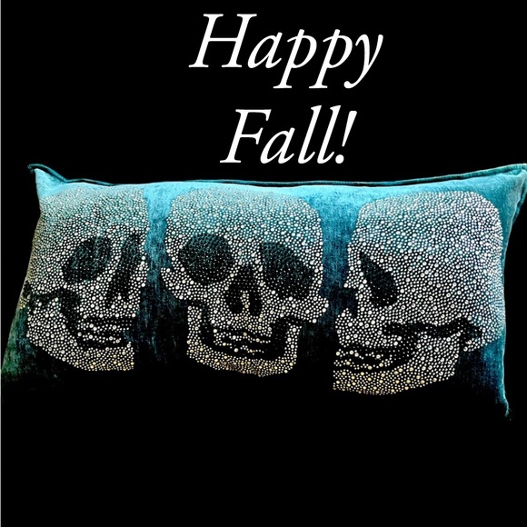 💀Beautiful quality turquoise velvety feel lumbar pillow with sparkly skulls NWT - Picture 1 of 16